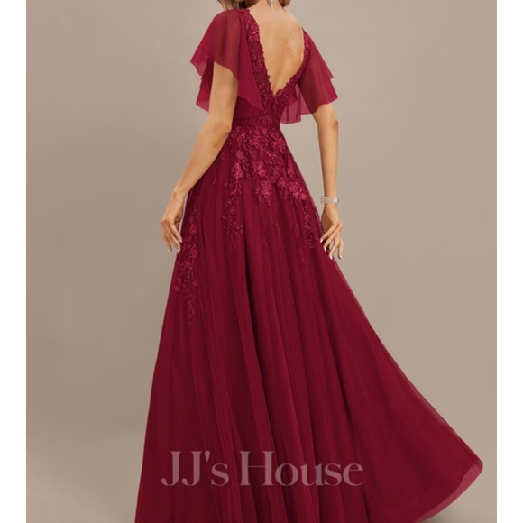 Elegant Burgundy Evening Gown 12 - Picture 2 of 7